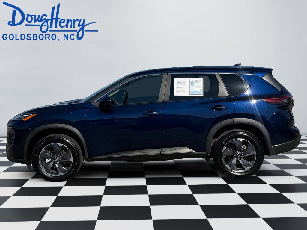 Used 2025 Nissan Rogue SV FWD image 2