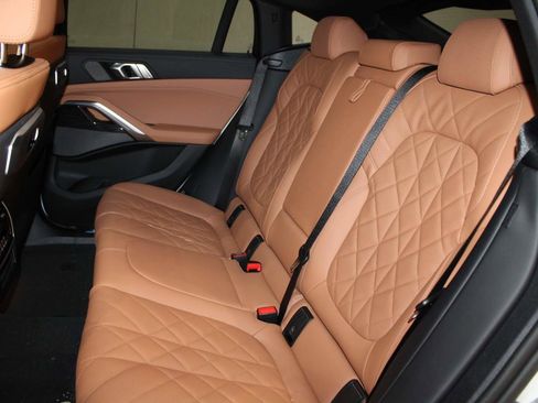 New 2026 BMW X6 xDrive40i image 17