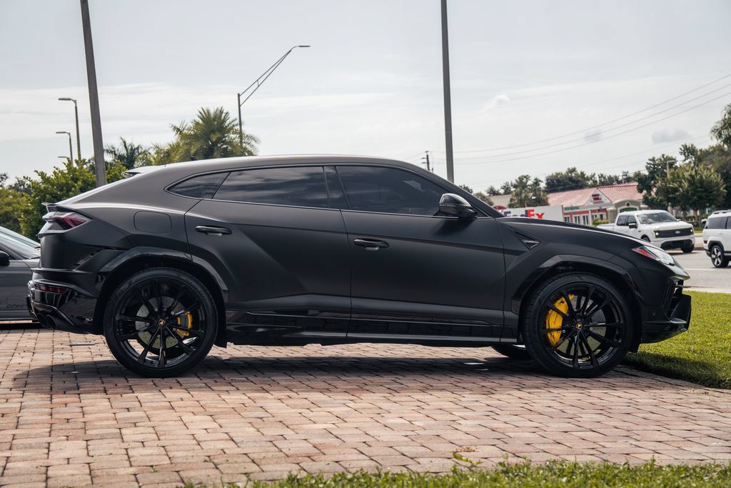 Used 2023 Lamborghini Urus S AWD/4WD image 7