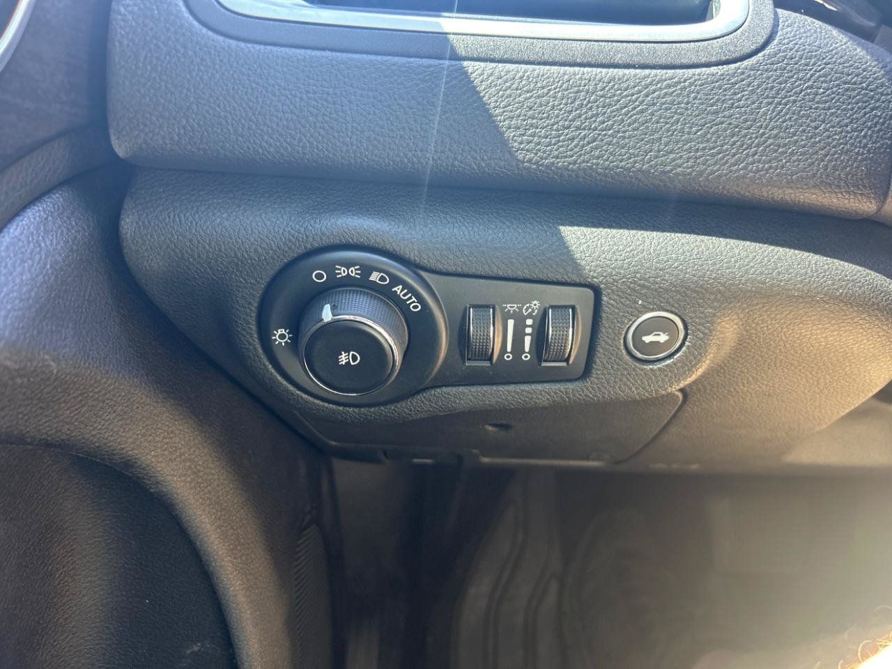 Used 2015 Chrysler 200 C w/ Navigation & Sound Group I AWD/4WD image 17