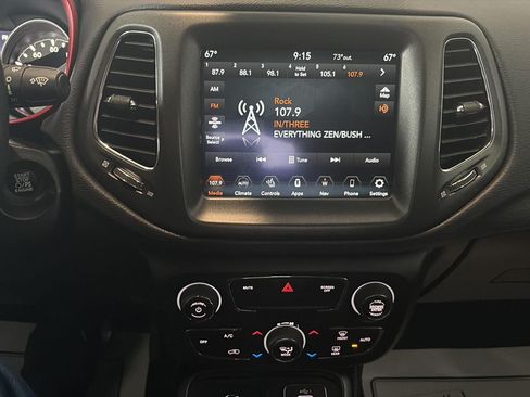 Used 2020 Jeep Compass Trailhawk w/ Cold Weather Group AWD/4WD image 19