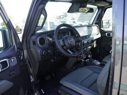 New 2026 Jeep Gladiator Mojave w/ Steel Bumper Group AWD/4WD image 27