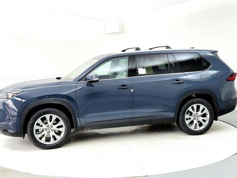 New 2026 Toyota Grand Highlander Limited image 3