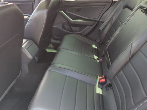 Used 2023 Volkswagen Jetta SE w/ Panoramic Sunroof Package FWD image 17