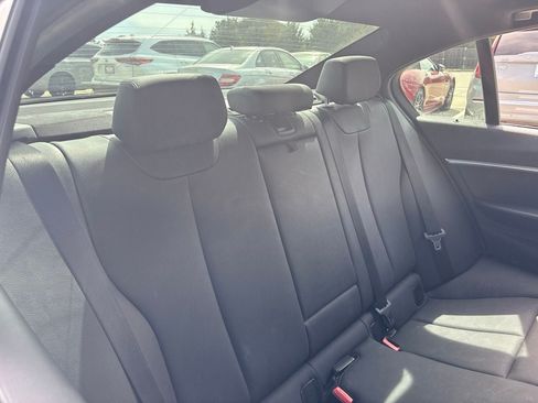 Used 2017 BMW 330i Sedan RWD image 10