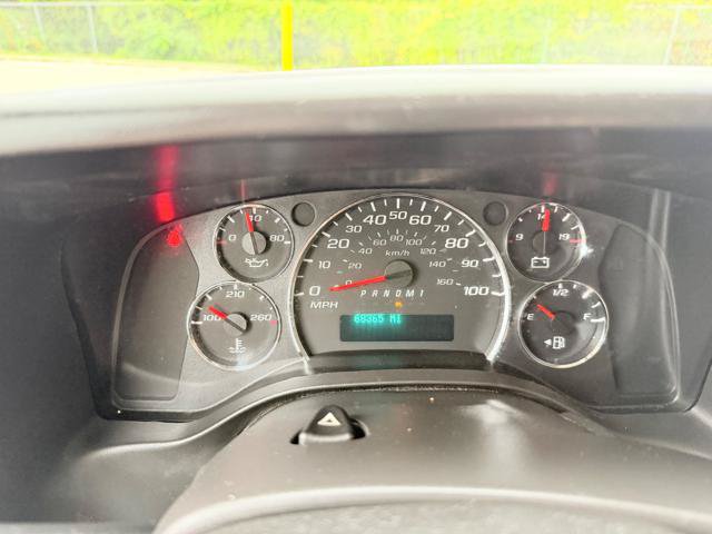 Used 2015 Chevrolet Express 2500 RWD image 46