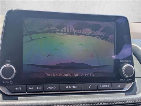 Used 2022 Nissan Rogue S FWD image 12