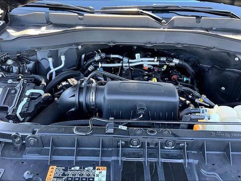 Used 2022 Ford Explorer XLT w/ Equipment Group 202A AWD/4WD image 7