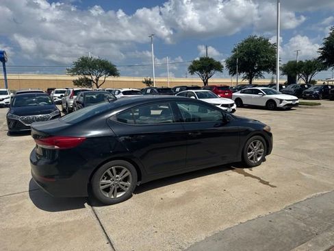 Used 2018 Hyundai Elantra Value Edition FWD image 2