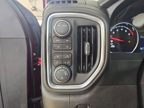 Used 2021 Chevrolet Silverado 1500 RST AWD/4WD image 30