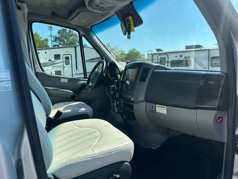 Used 2016 Mercedes-Benz Sprinter 3500 image 25