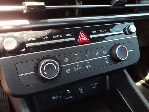 Certified 2025 Hyundai Santa Cruz SE FWD image 21