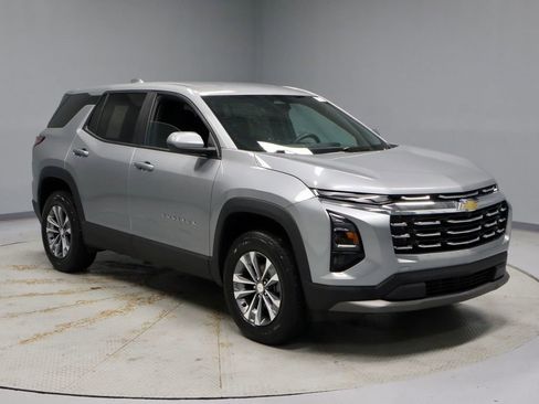 Used 2025 Chevrolet Equinox LT image 1