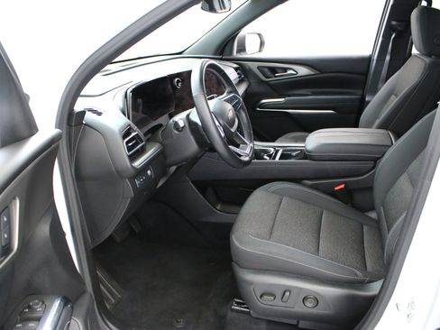 Used 2024 Chevrolet Traverse LT w/ LPO, Floor Liner Package FWD image 23