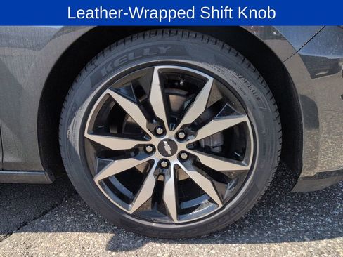 Certified 2018 Chevrolet Malibu LT w/ Leather Package image 25