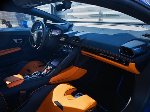 Used 2020 Lamborghini Huracan EVO image 35