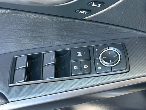 Used 2022 Lexus IS 350 F Sport w/ Navigation Package RWD image 12