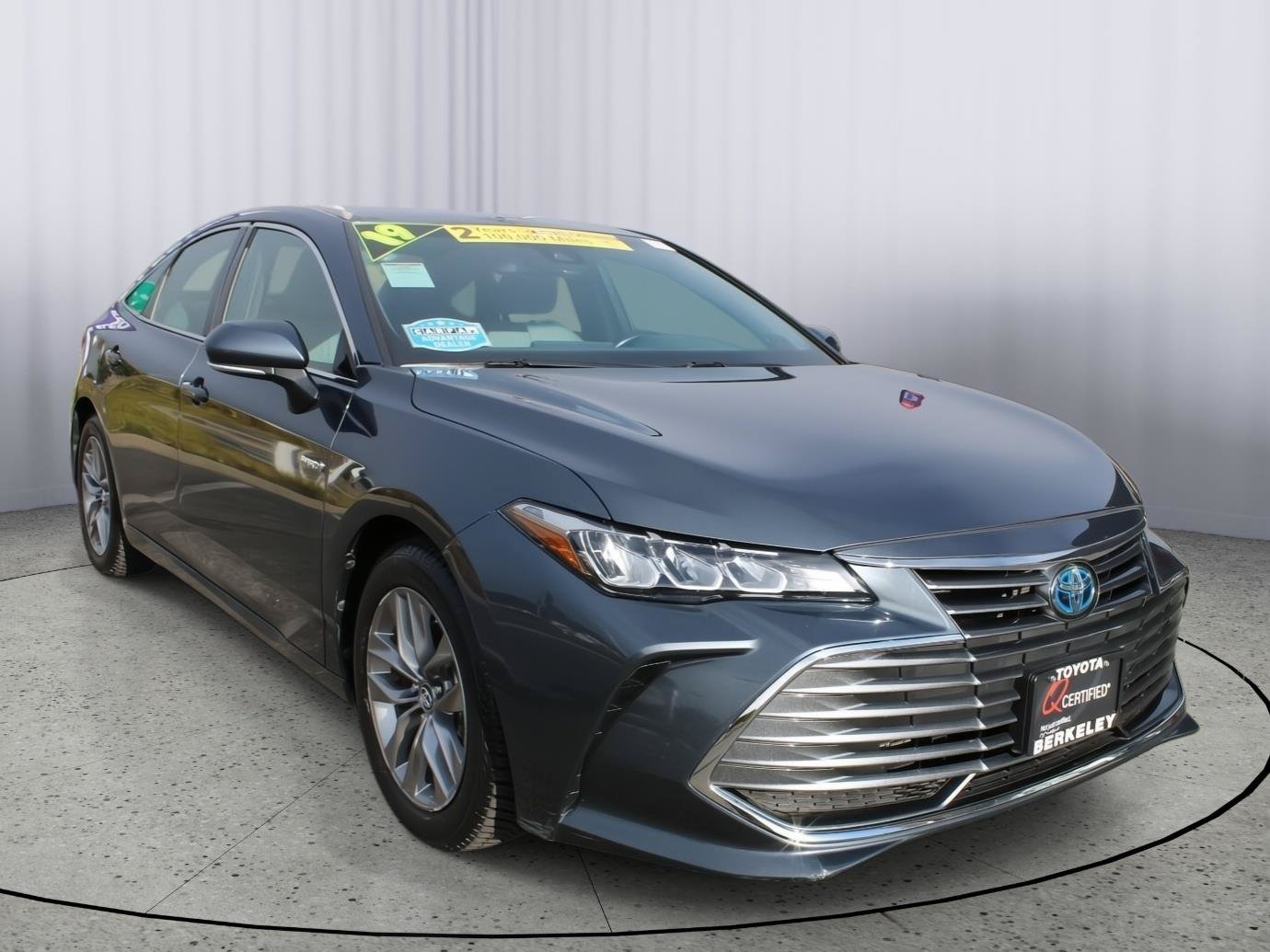 Used 2019 Toyota Avalon XLE FWD image 1