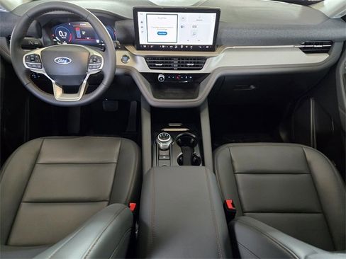 New 2025 Ford Explorer Active w/ Active Comfort Package image 19