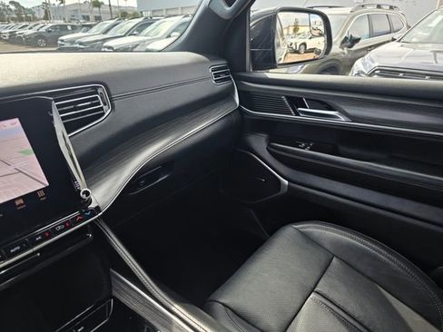 Used 2023 Jeep Wagoneer L Series II image 33