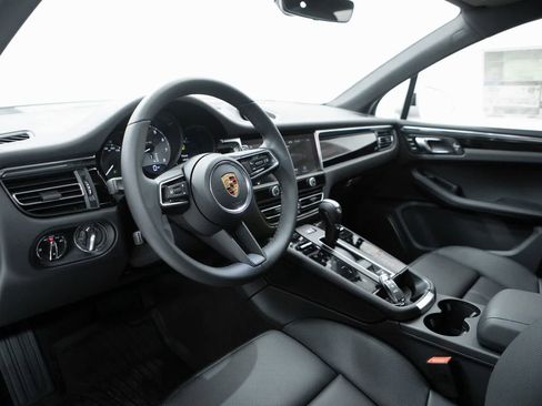 New 2026 Porsche Macan S AWD/4WD image 4
