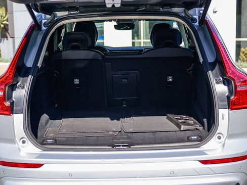 Used 2025 Volvo XC60 B5 Core AWD/4WD image 29