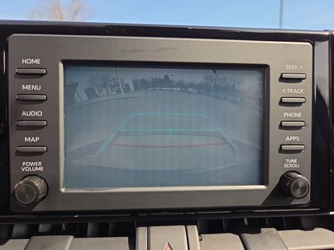 Used 2019 Toyota RAV4 LE w/ Carpet Mat Package image 19