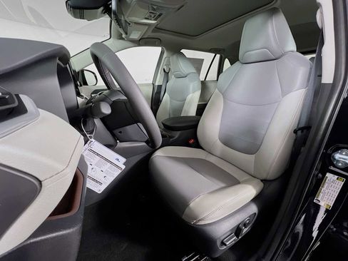 New 2025 Toyota RAV4 Limited image 13