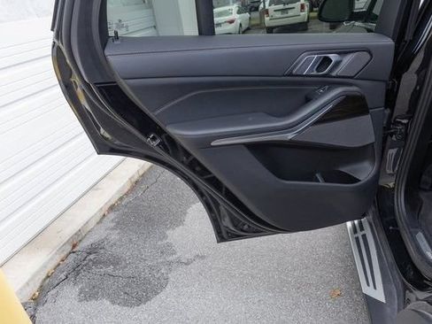Used 2025 BMW X5 xDrive50e AWD/4WD image 16