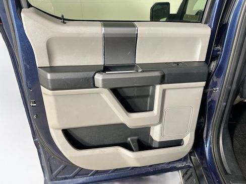 Used 2016 Ford F150 XLT w/ Equipment Group 302A Luxury AWD/4WD image 27