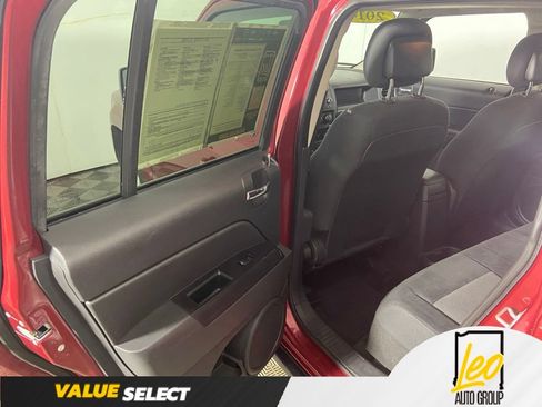 Used 2014 Jeep Patriot Latitude AWD/4WD image 17