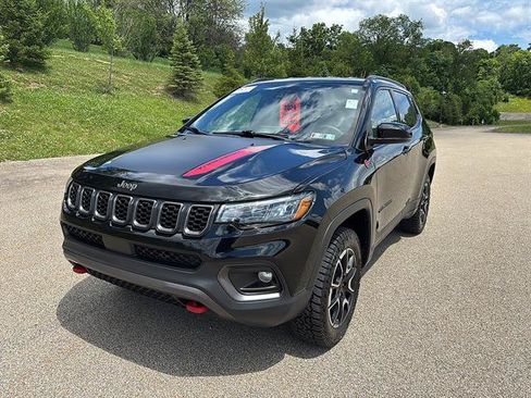 Used 2024 Jeep Compass Trailhawk AWD/4WD image 8