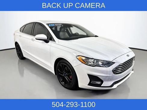 Used 2020 Ford Fusion SE w/ Equipment Group 151A FWD image 4