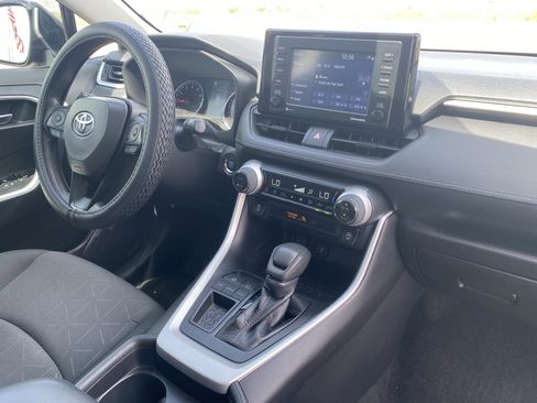 Used 2021 Toyota RAV4 XLE FWD image 12