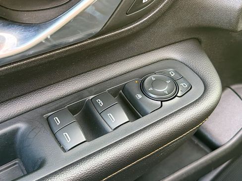 Used 2018 GMC Terrain SLE w/ Driver Convenience Package FWD image 8