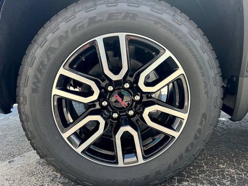 New 2026 GMC Sierra 1500 AT4 w/ AT4 Premium Package AWD/4WD image 22