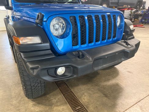 Used 2024 Jeep Wrangler Unlimited Sport AWD/4WD image 2