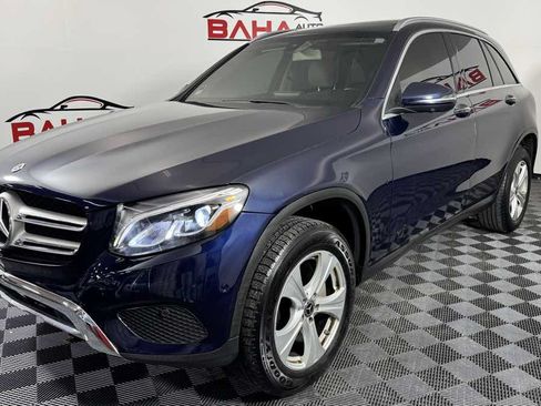 Used 2018 Mercedes-Benz GLC 300 4MATIC image 3