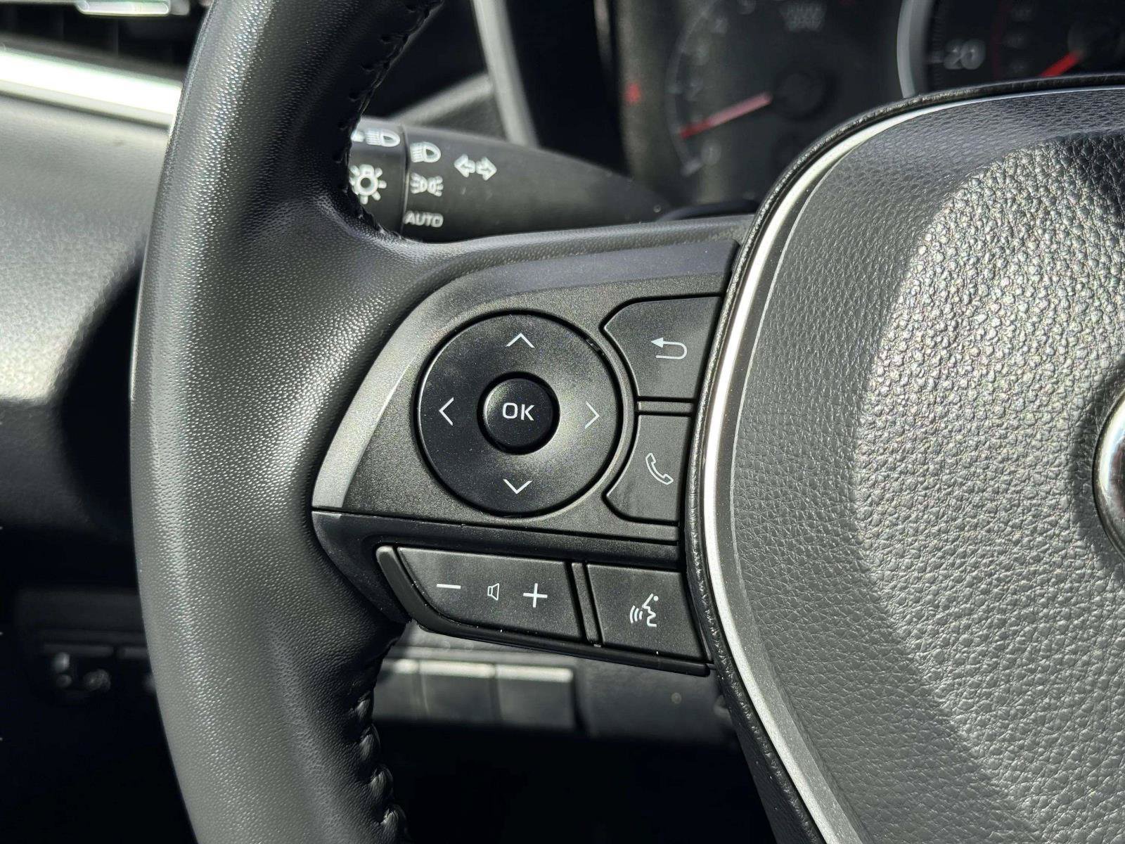 Used 2022 Toyota Corolla SE FWD image 36