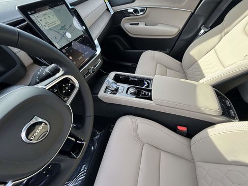 New 2026 Volvo XC90 B6 Plus w/ Protection Package Premier image 10