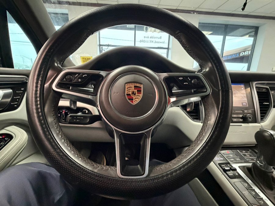 Used 2018 Porsche Macan S AWD/4WD image 42