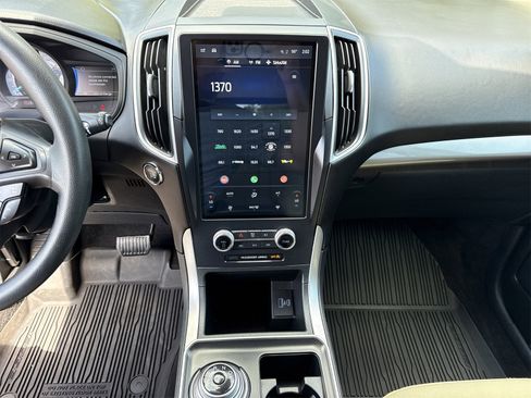 Used 2024 Ford Edge SE image 28