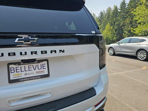 New 2026 Chevrolet Suburban High Country AWD/4WD image 18