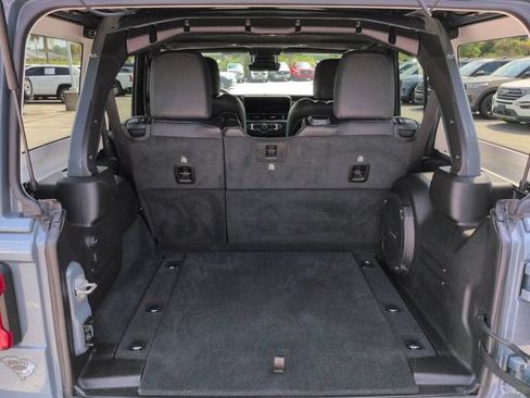 Used 2024 Jeep Wrangler Unlimited Sahara w/ Technology Group AWD/4WD image 13