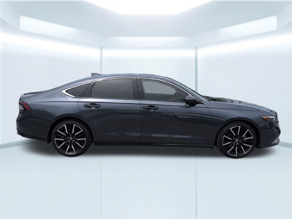 Used 2023 Honda Accord Touring image 6