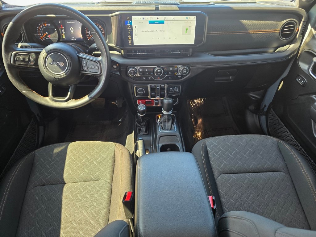Used 2025 Jeep Gladiator Mojave w/ Convenience Group AWD/4WD image 15