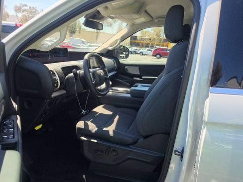 Used 2025 Ford Expedition Max Active RWD image 5