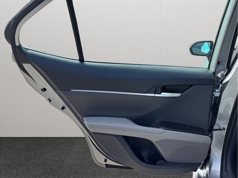 Used 2023 Toyota Camry SE image 32