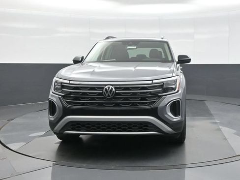 New 2026 Volkswagen Atlas Peak Edition AWD/4WD image 2