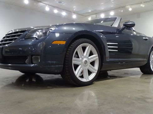 Used 2008 Chrysler Crossfire Limited RWD image 4